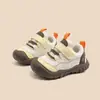Zapatos de bebé JQ Jingqi, nuevos estilos de otoño e invierno, suela suave, antideslizantes, transpirables, zapatos deportivos para exteriores para niños y niñas