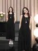 Vestido Retro Francés con Tirantes Finos para Mujer, Adelgazante y Favorecedor, Moderno Versátil de Corte Holgado con Bolsillos y Diseño Plisado