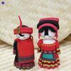 Muñeca étnica china de Yunnan Muñeca de pareja Yi decoración para coche de bodas mesita de noche decoración del hogar para bebé