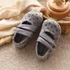 Sapatos Mary Jane para meninas, nova coleção de outono, sapatos de princesa com sola macia, para crianças de 3 a 6 anos, estampa de bolinhas, estilo retrô, sapatinhos de couro, sapatos baixos