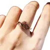 Nuevo Anillo de Diamante Rojo de Imitación de Alta Gama para Mujer, Versátil y Lujoso, Chapado en Oro Rosa de 18 Quilates, Anillo de Piedra Champagne de Lujo Ligero