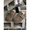 Novedad Otoño/Invierno 2026 Color Verde Pato Felpa Espalda Descubierta Media Zapatilla Mujer Retro Cuero Mate Persona Perezosa Ropa Exterior