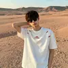Camiseta Preta Bordada Estilo Retrô Americano para Homens e Mulheres, Verão Resistente Manga Curta com Ombro Normal e Gola Pequena, Manga Meia para Casal