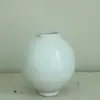 Jarrón Redondo Blanco Adornos de Alta Calidad Adornos de Flores para Sala de Estar Cerámica Cruda Retro Tarro de Luna Decoración Zen para Casa de Huéspedes