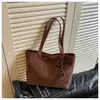 Bolsa tote de grande capacidade para mulheres, estilo novo, casual, retrô, adequada para o trajeto diário, muito popular, pode ser carregada sob o braço ou como bolsa de ombro