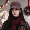 Gorra de Béisbol Versátil de Algodón Lavado con Bordado de Campana Nuevo Estilo Navideño Transfronteriza Europea y Americana Que Adelgaza el Rostro de Moda de Gama Alta Tipo Papá