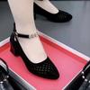 Sandalias Transpirables de Malla Hueca para Mujer 2025 Verano Nuevas Zapatos de Madre de Mediana Edad de Punta Tacón Medio Zapatos para Baile Cuadrado