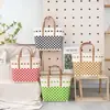 2025 Bolso de Plástico Tejido a Cuadros con Bloques de Color de Moda Bolso de Mano Grande para Mujer Versátil para el Trabajo, Compras, Vacaciones y Uso en la Playa