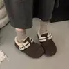Populares zapatos estilo Birkenstock redondos y retro con forro de felpa gris, mocasines planos cálidos de invierno 2026, zapatos de algodón sin cordones para mujer
