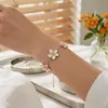 Estilo Europeo y Americano Más Vendido en Temu, Pulsera Dulce y Elegante de Flor de Esmalte, Joyería de Pétalos de Esmalte de Moda de Gama Alta para Mujer