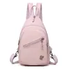 Nova mochila elegante de ombro único para viagens de negócios, deslocamento e compras, versátil e pode ser usada como bolsa de ombro, cor sólida, leve, bolsa de peito da moda para casais