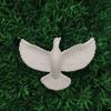 Venta al por mayor del fabricante Paloma Simulada Pájaro Volador Artesanía de Resina Brillante Colgante Paloma Blanca de la Paz Decoración para el Hogar y Festividades