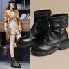 Botas Martin de suela gruesa para mujer, nueva colección de otoño 2026, estilo de bota individual, botines estilo británico, botas cálidas de invierno con forro de felpa y botines cortos con diseño de volantes