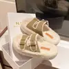 Pantuflas peludas de estilo Birkenstock con suela gruesa de moda para mujer, nuevo modelo otoño e invierno 2026, con tira de hebilla, adecuadas para usar en exteriores, pantuflas de algodón afelpado
