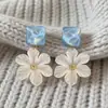 Pendientes de Flor Blanca para Mujer 2026 Nuevo Diseño de Nicho Pendientes Cuadrados Azules Pendientes Frescos y Elegantes de Verano