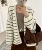 Cardigã de tricô listrado em color block estilo lazy para mulheres, nova coleção outono/inverno 2026, suéter de caimento solto e versátil, peça de outer wear feminina