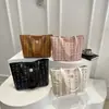 Bolso de Moda para Viajeros de Gran Capacidad para Mujer 2025 Nuevo Bolso de Hombro Elegante y Moderno Bolso Tote Retro Versátil