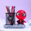 Xiaohongshu Super Dulce Rosa Mapache Portalápices Lámpara Iluminada Dibujo Animado Portalápices de Escritorio Caja de Almacenamiento Papelería para Estudiantes
