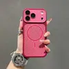 Capa de Celular Bee Guest com Furos para Dissipação de Calor Compatível com iPhone 17 Pro Max Bloqueio de Cores Se Torna Instantaneamente uma Janela Grande Apple 16 Magnética