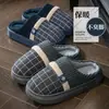 Zapatillas de Algodón de Estilo Nuevo para Hombre, Talla Grande, para el Hogar, Zapatos de Algodón Gruesos y Cálidos para Interior para Hombre, Otoño e Invierno, Venta al por Mayor de Invierno