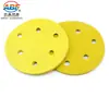 Disco de Lija Adhesivo de Terciopelo con Respaldo de Arena Amarilla Cepillada de 5 Pulgadas y 6/8 Agujeros para Lijado en Seco