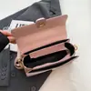 Bolso Pequeño de Rombos Texturizados para Axila para Mujer 2023 Primavera y Verano Bolso Cuadrado Pequeño Simple de Moda Bolso de Hombro Casual para Viajes