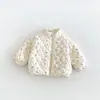Linda chaqueta de algodón floral para niñas, colección de invierno 2026, abrigo acolchado de algodón engrosado para bebés, ropa exterior infantil, zdw6620