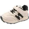 Zapatilla infantil Primavera y Otoño nuevas zapatillas de correr para niños estilo coreano zapatillas para niñas anti-patada antideslizantes zapatos de argan