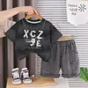 Conjunto de Verano para Niños 2026 Nueva Moda Ropa Delgada para Bebés Niños Conjunto de Dos Piezas Manga Corta de Verano Moderno