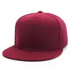 Gorra de béisbol hip hop de color sólido con borde plano para hombre y mujer, gorra de moda de ala plana completamente cerrada, venta al por mayor