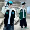 Gabardina para niño costura moderna primavera 2024 nueva niños medianos y grandes niños cremallera camisa moderna todo a juego