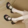 Pantuflas de Exterior con Tacón Grueso y Punta Abierta para Mujer, Mules Versátiles Estilo Hada, Nuevas Sandalias de Moda con Tachuelas y Tacón Alto Verano 2026