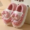 Chinelos de Algodão Gato Hellokitty Femininos Inverno Salto Bolsa 2024 Novo Fofo Pelúcia Forro de Lã Pós-parto Sapatos de Algodão para Mulheres