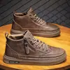 Zapatos de hombre de otoño nuevos zapatos de caña alta para hombre transpirables antideslizantes zapatos de chef estilo coreano versátiles botas Martin zapatos de trabajo de tablero