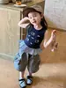 Conjunto de Niña 2026 Verano Nuevo Estilo Coreano Dibujos Animados Adorno de Volantes Camiseta sin Mangas y Pantalones Cargo de Pierna Ancha para Niñas