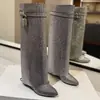 Desfile de moda de comercio exterior europeo y americano, botas de falda de tacón de cuña de nuevo estilo de invierno con pedrería, pantalones de vestir de tacón alto de talla grande para mujer