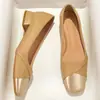 Sapatos Scarpin Femininos de Salto Baixo Inspirados em Chanel, Estilo Francês, Bico Baixo, Novo Modelo 2026, Sapatos de Trabalho Elegantes e Versáteis de Calçar com Salto Bloco