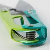 Tijeras de dos colores, tres colores disponibles, tijeras para hilo de coser, tijeras pequeñas para cortar puntas de hilo, tijeras para sedal de pesca, tijeras para el hogar al por mayor