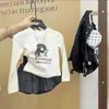 Ropa de Niña para Primavera y Otoño Camiseta Bebé Elegante Personalidad Infantil Tendencia Estilo Europeo y Americano Estampada Street Dance Corte Ajustado Camiseta Base Corta