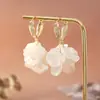 Brincos de Pétala de Concha Retro Franceses para Mulheres, Luxo Leve, High-End, Brincos Longos, Design de Nicho, Brincos Exquisitos e Modernos