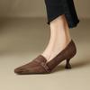 Tacones altos de boca media con tacón de aguja y punta cuadrada 2023 nuevos retro francés Marrón Mate zapatos de capa única combinables