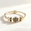 Nova Pulseira de Aço Titânio com Preço Especial para Mulheres em Formato de C Fashionável com Diamantes Resistente à Cor Alta Qualidade Joia para Melhor Amiga
