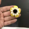 Gran Inventario de Flores de Camelia de Alta Gama, Flores Pequeñas Fragantes, Accesorios, Flores para Bolsos, Flores para Zapatos, Boutonnières y Broches Versátiles