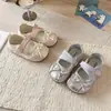 Zapatos elegantes de princesa para niñas 2026 primavera y otoño nuevos zapatos de cuero con suela blanda y lazo para niñas, zapatos planos lindos y transpirables