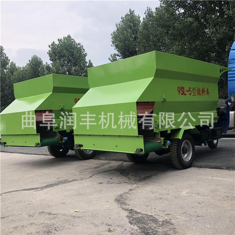 柴油撒料车
