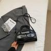 Bolsa Pequena de Design de Nicho 2025 Nova Bolsa de Baseball em Couro Patente Moda Tendência Estilo Coreano Elegante Bolsa Transversal