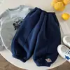 Pantalones Deportivos para Niños Estilo Otoño/Invierno 2026 Nueva Ropa de Otoño/Invierno para Niños Pantalones de Chándal Para Niños Pequeños Niños Felpa Gruesa Adicional