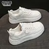 Zapatos blancos de cuero genuino con suela gruesa para mujer, nuevo modelo otoño 2026, versátiles, ligeros, zapatillas deportivas de suela blanda, tenis casuales