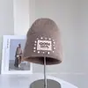 Novo Chapéu de Tricô com Apliques de Pérolas para Mulheres, Gorro Quente Versátil Casual, Chapéu Frio Pulôver Tendência de Inverno