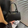 Bolsa de Mão Casual Estilo Coreano para Mulheres 2026 Nova Bolsa Quadrada Pequena Elegante e Estilosa Bolsa Transversal Texturizada com Design Único
